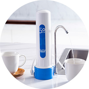 凈水機(jī)，有的凈水機(jī)使用的是黑金膜（石墨烯膜），有的是陶瓷膜供用戶(hù)選擇。